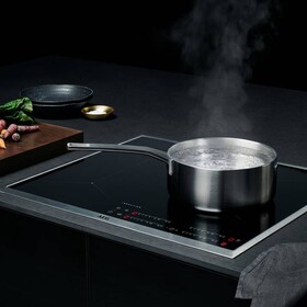 Panvice na indukčnom varnom paneli AEG