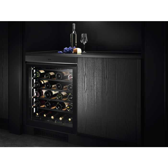 AEG - Vinotéky pod kuchynskú linku - AWUS040B8B