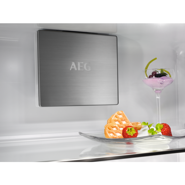 AEG - Vstavané chladničky s mrazničkou - NSC7P751DS