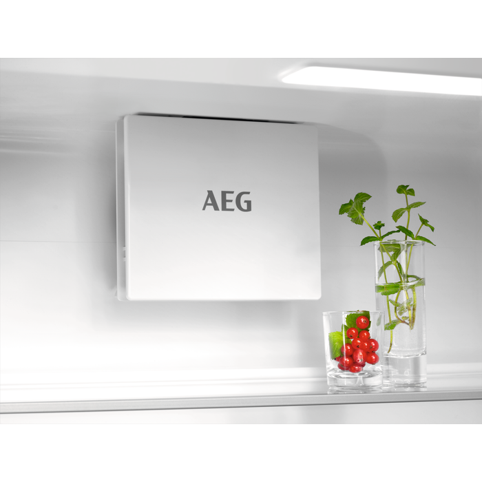 AEG - Vstavané chladničky s mrazničkou - NSC7G751ES