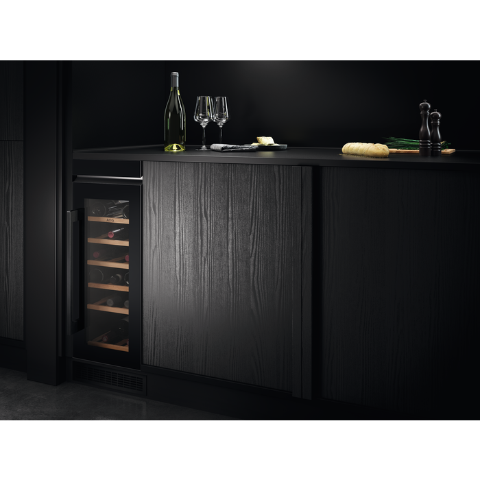 AEG - Vinotéky pod kuchynskú linku - AWUS020B5B