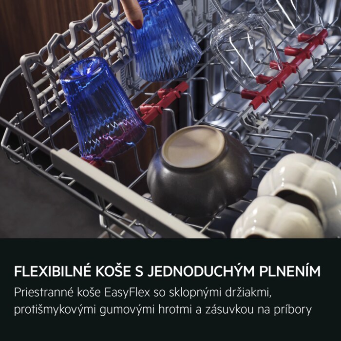 FLEXIBILNÉ KOŠE S JEDNODUCHÝM PLNENÍM Priestranné koše EasyFlex so sklopnými radmi, protišmykovými gumovými hrotmi a zásuvkou na príbory.