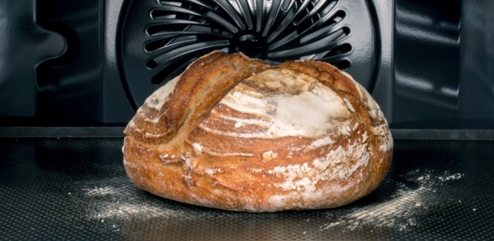 Pečenie v multifunkčnej parnej rúre SteamBake