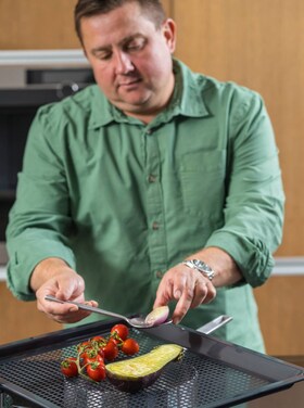 Zapečený baklažán s paradajkami a syrom feta